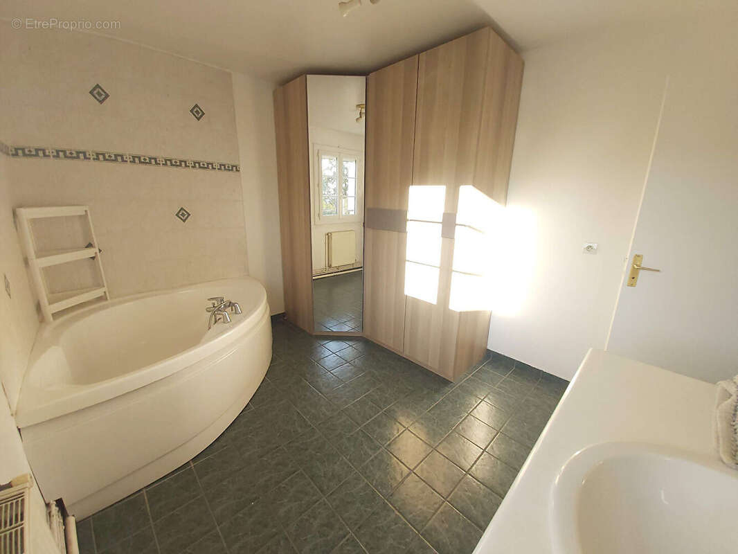 Maison à NEUILLY-PLAISANCE