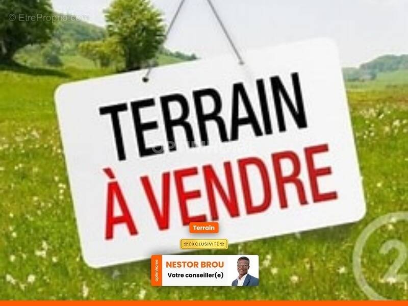 Terrain à POUSSAN
