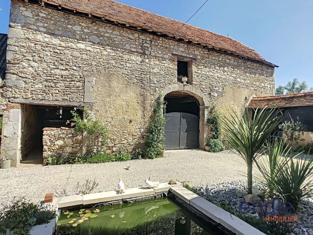 Maison à LOUBIENG