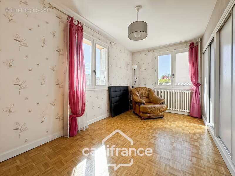 Appartement à CHATENOY-LE-ROYAL