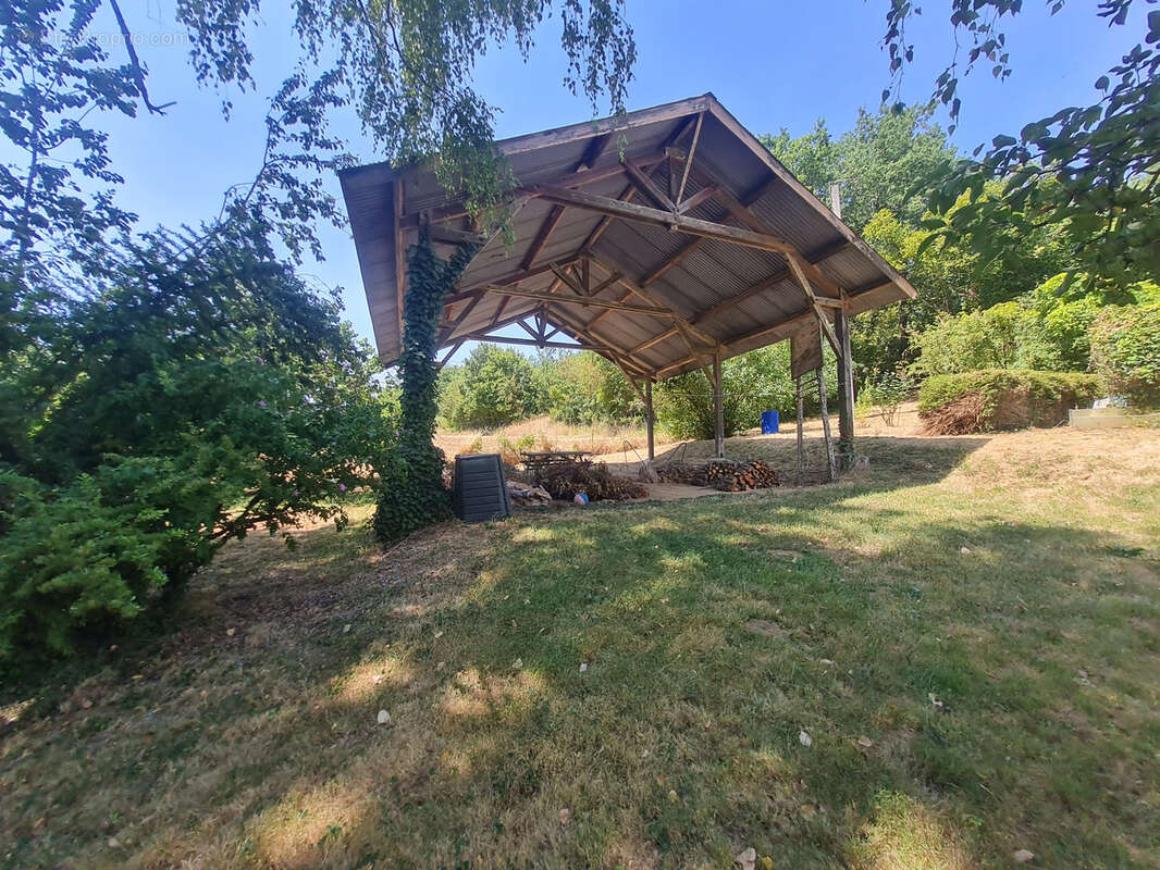 Maison type 6 sur 3700 m2 de parcelle - photo 2