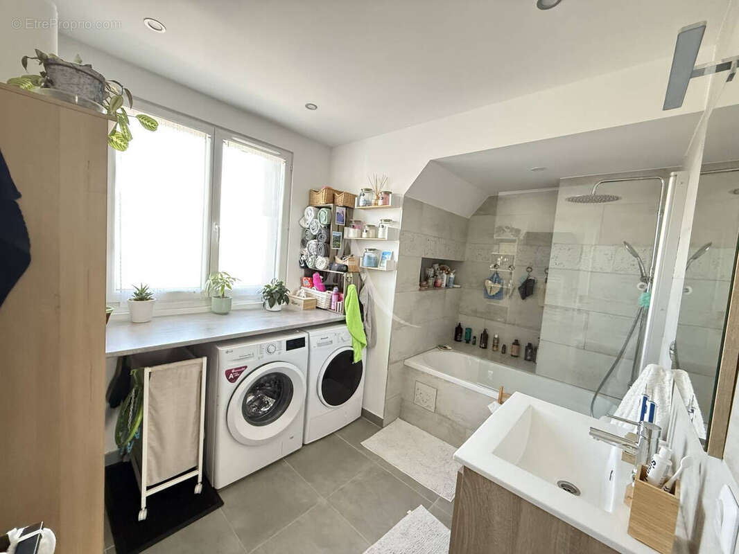 Appartement à OZOIR-LA-FERRIERE