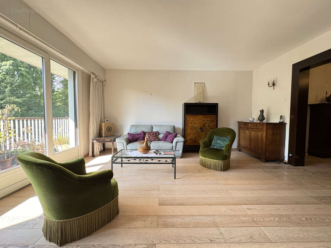 Appartement - 117,35 m2 - 5 pièces - photo 3