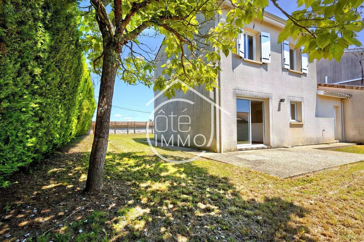 Maison à SAINT-QUENTIN-DE-BARON