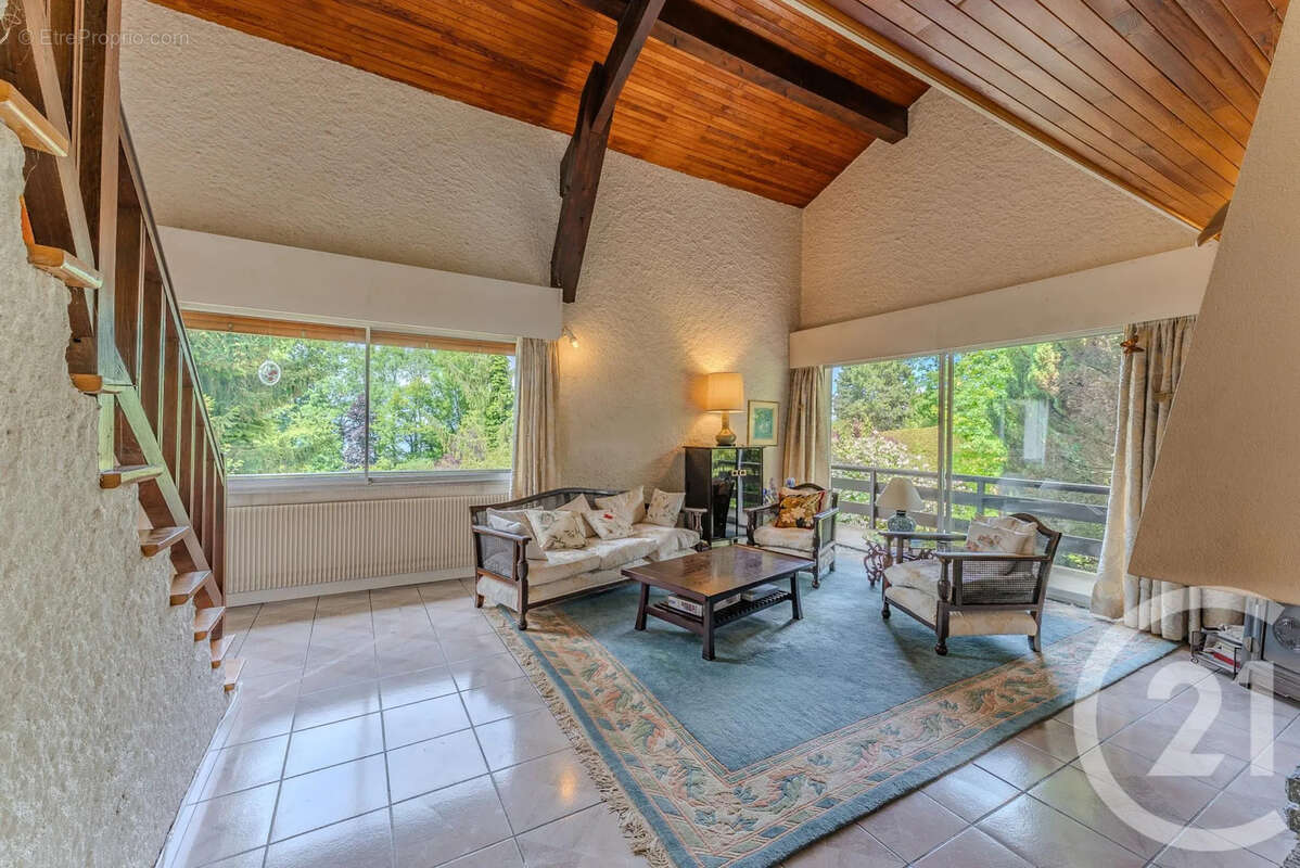 Maison 196 m² à Saint-Paul-En-Chablais  - photo 17