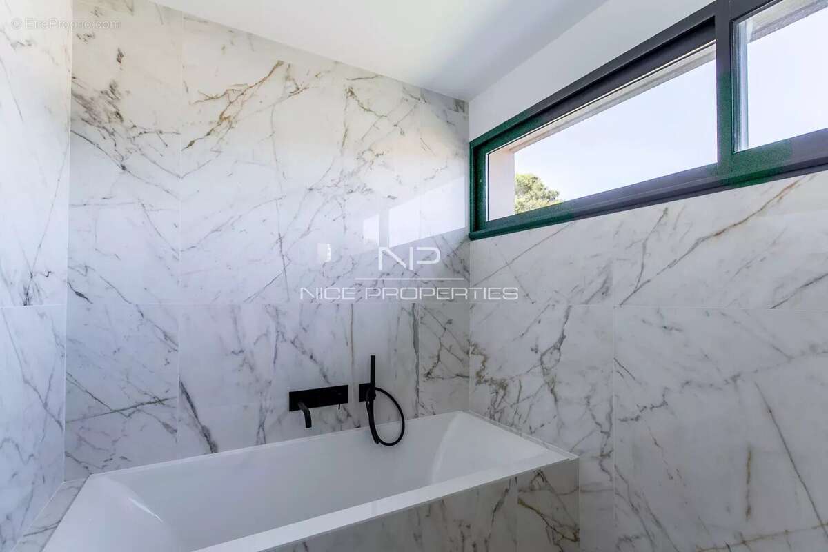 Maison à MOUANS-SARTOUX