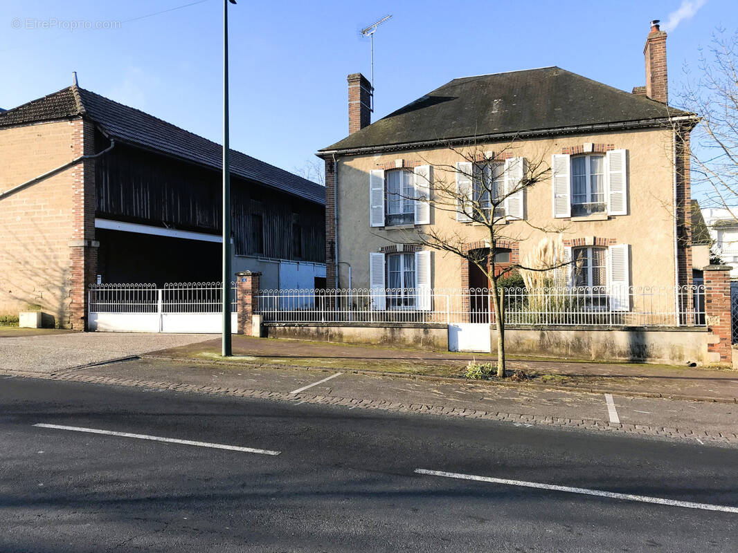 Maison à COURTENAY