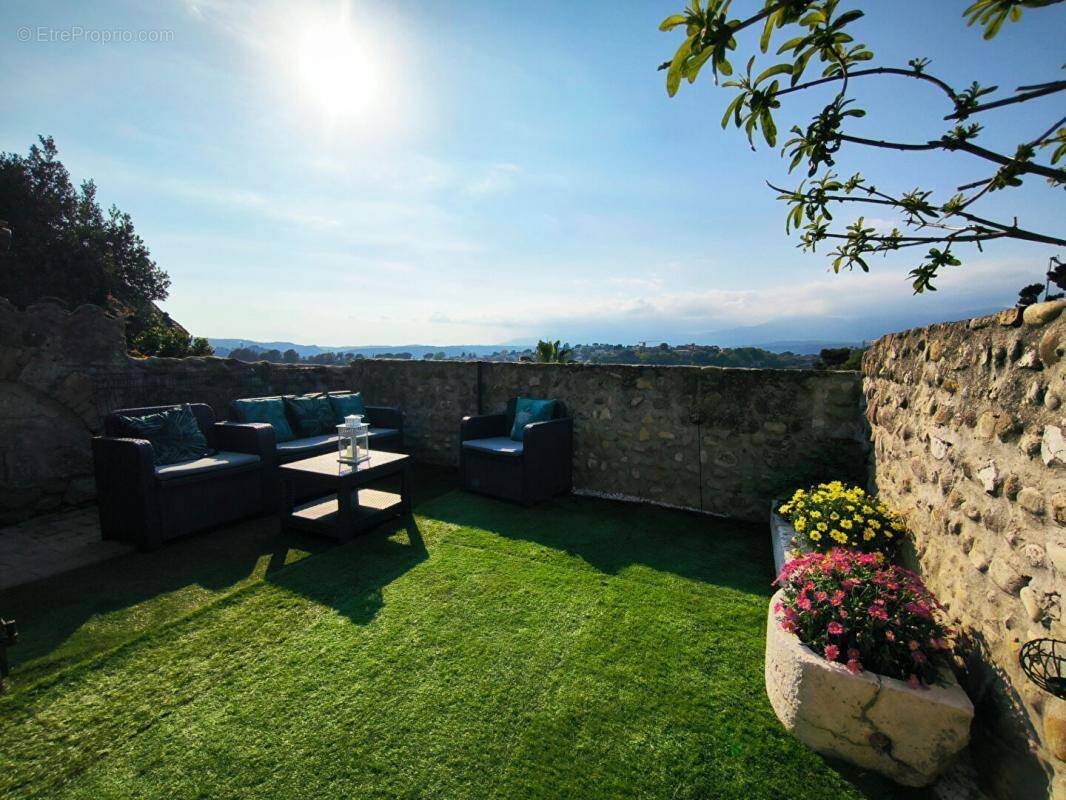 Photo Maison à Cagnes-Sur-Mer au prix de 480 000€