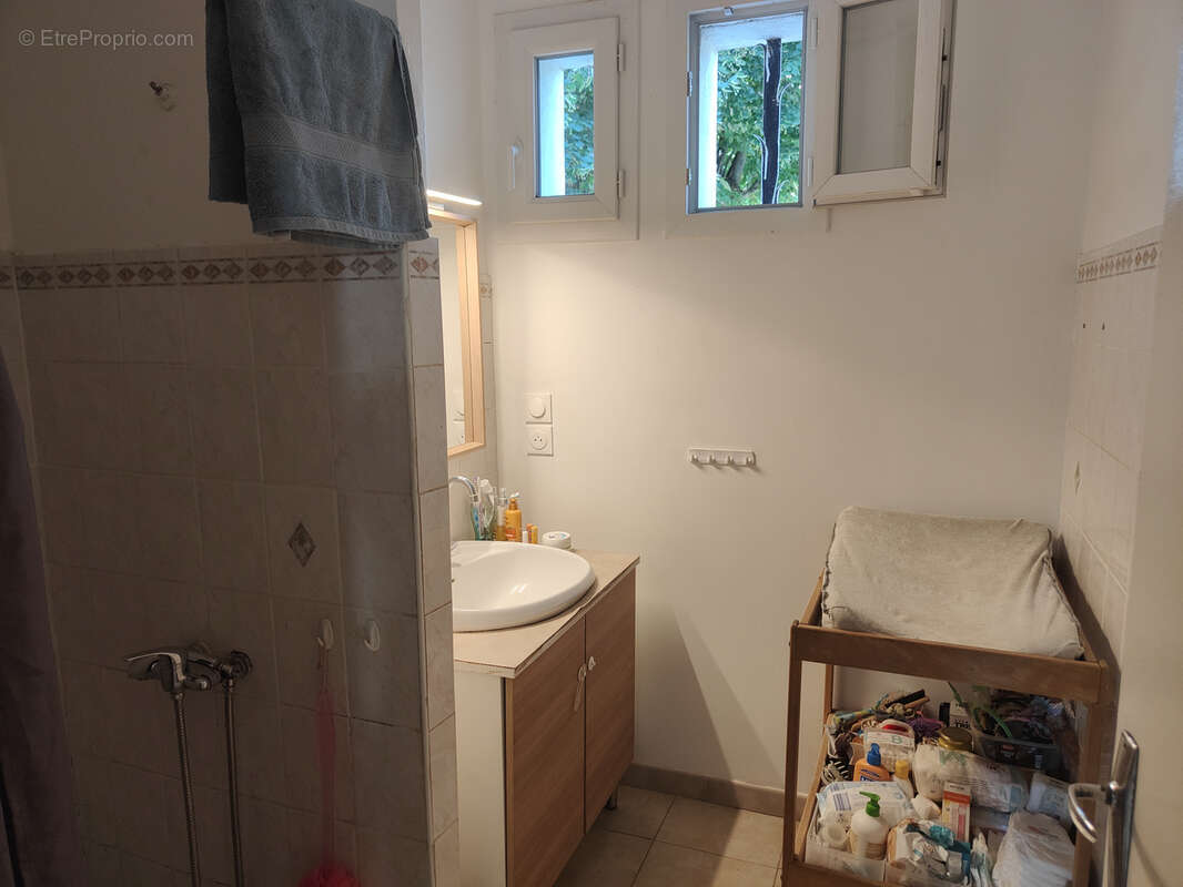 Maison de plain-pied de 76,22 m2 et un mazet - photo 8