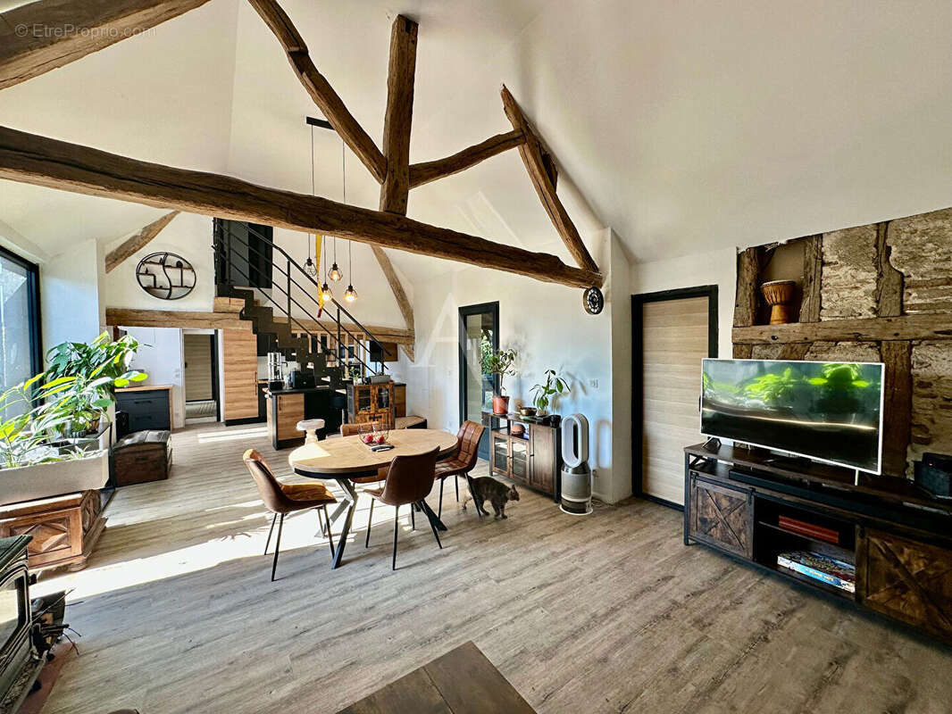 Maison de charme à vendre à Sandillon (45640) - photo 10