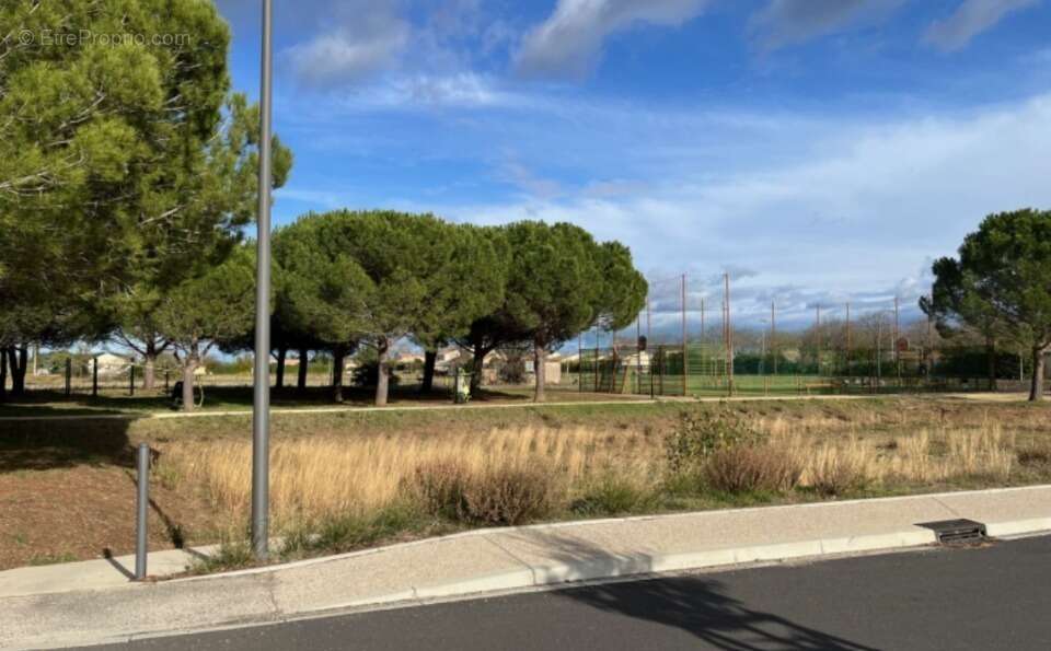 Terrain à LEZIGNAN-LA-CEBE