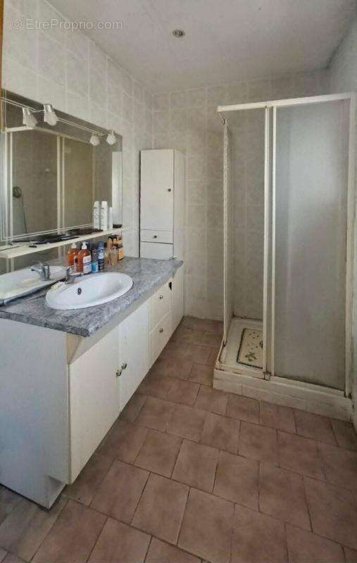 Maison de 90 m² habitables + 64 m² de combles isolés et plaqués à aménager selon vos envies - 3 chambres - Garage - Terrain de 1 - photo 13