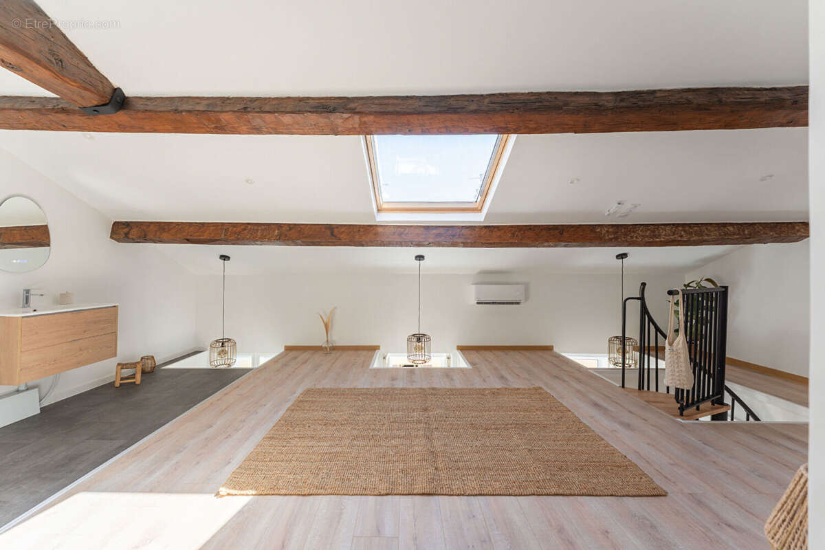 Appartement à MARSEILLE-2E