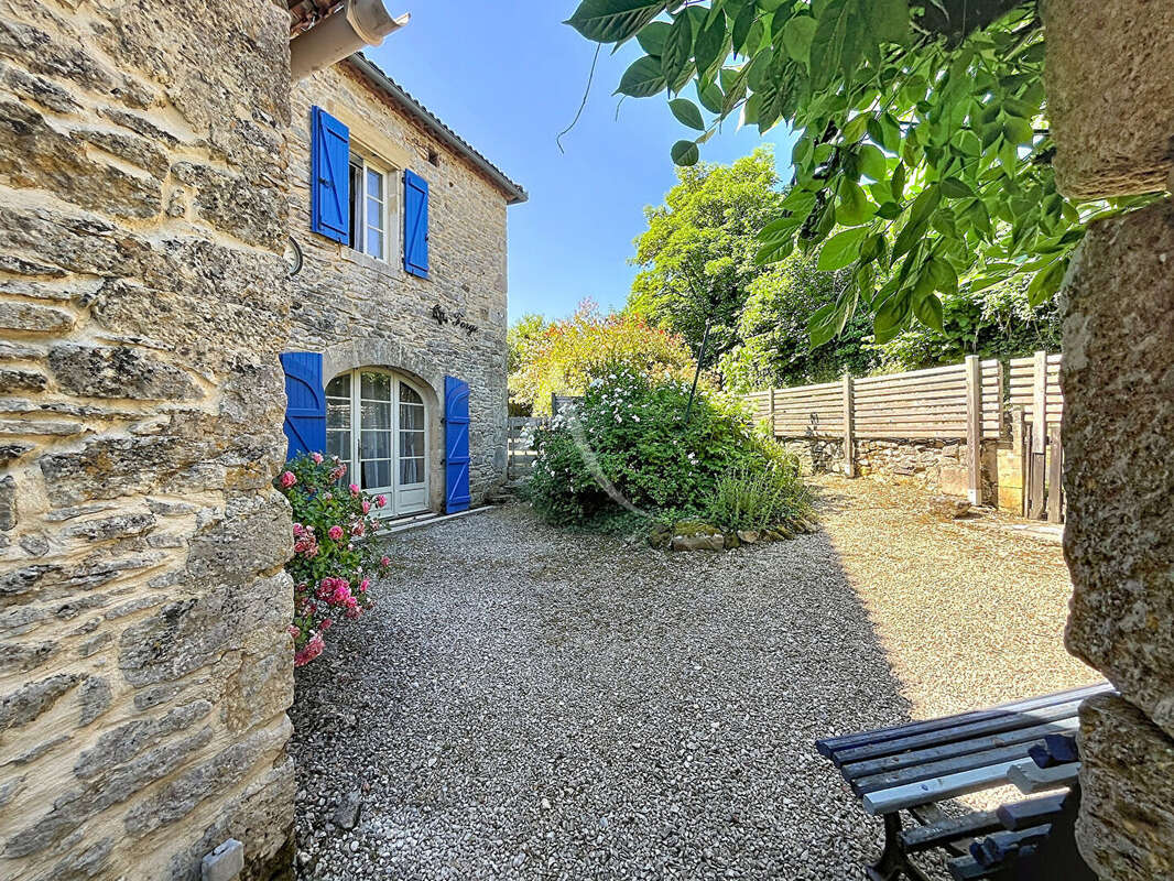 Maison en pierre avec jardin proche Prayssac - photo 9
