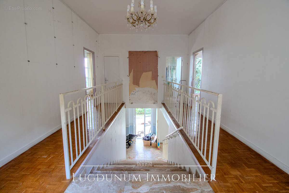 Maison à SAINT-CYR-AU-MONT-D'OR