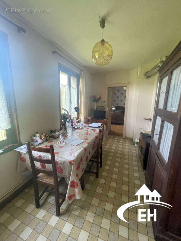 Maison à LA FERTE-FRENEL