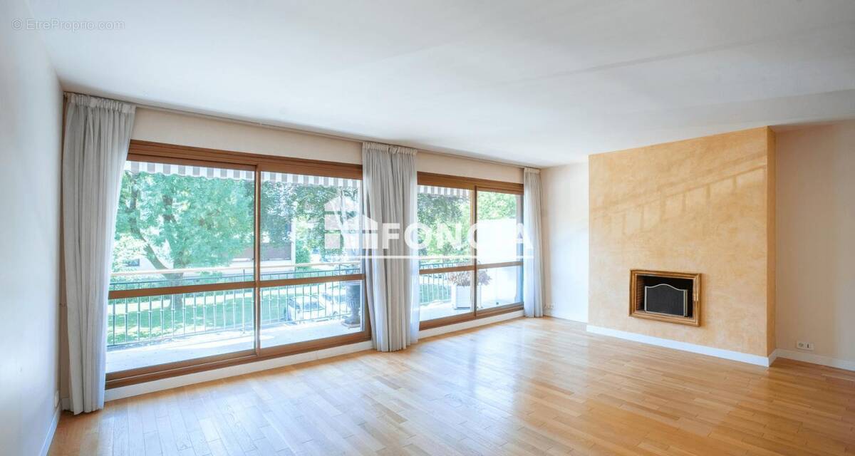 Appartement à NOISY-LE-ROI