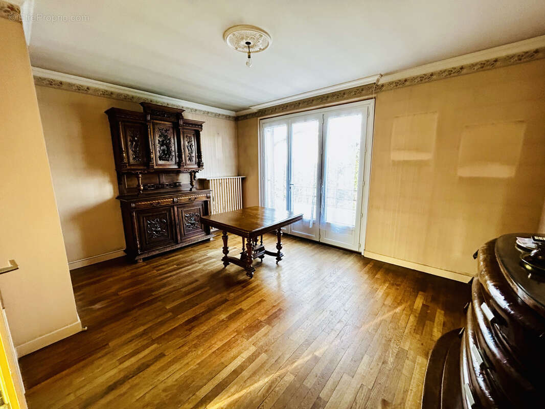 Maison à VILLE-LA-GRAND