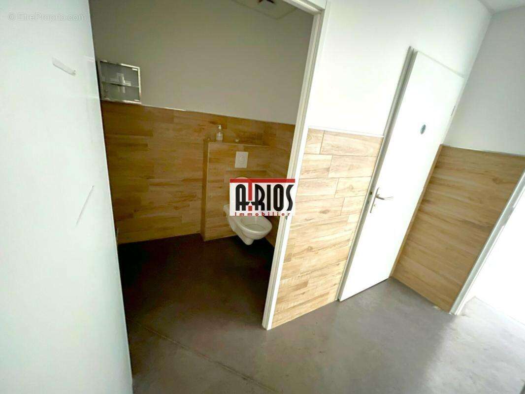 Commerce à LA FARLEDE