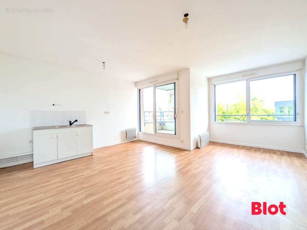 Appartement à THORIGNE-FOUILLARD