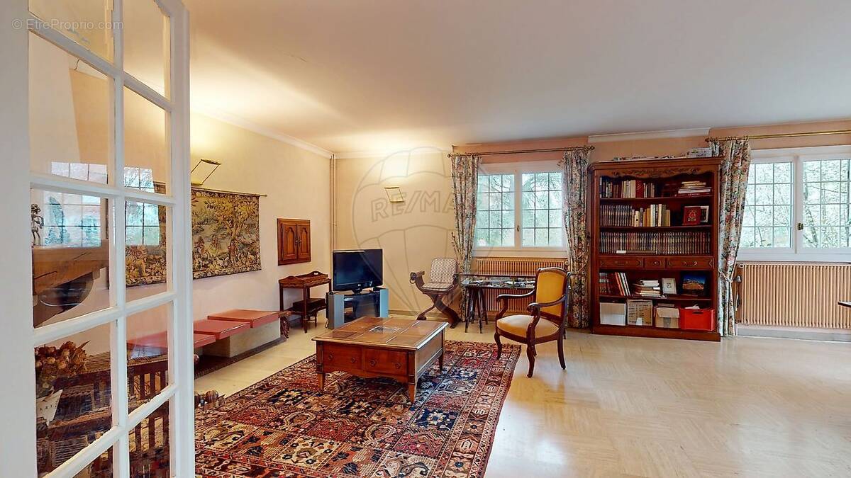 Maison à SAINT-PRYVE-SAINT-MESMIN