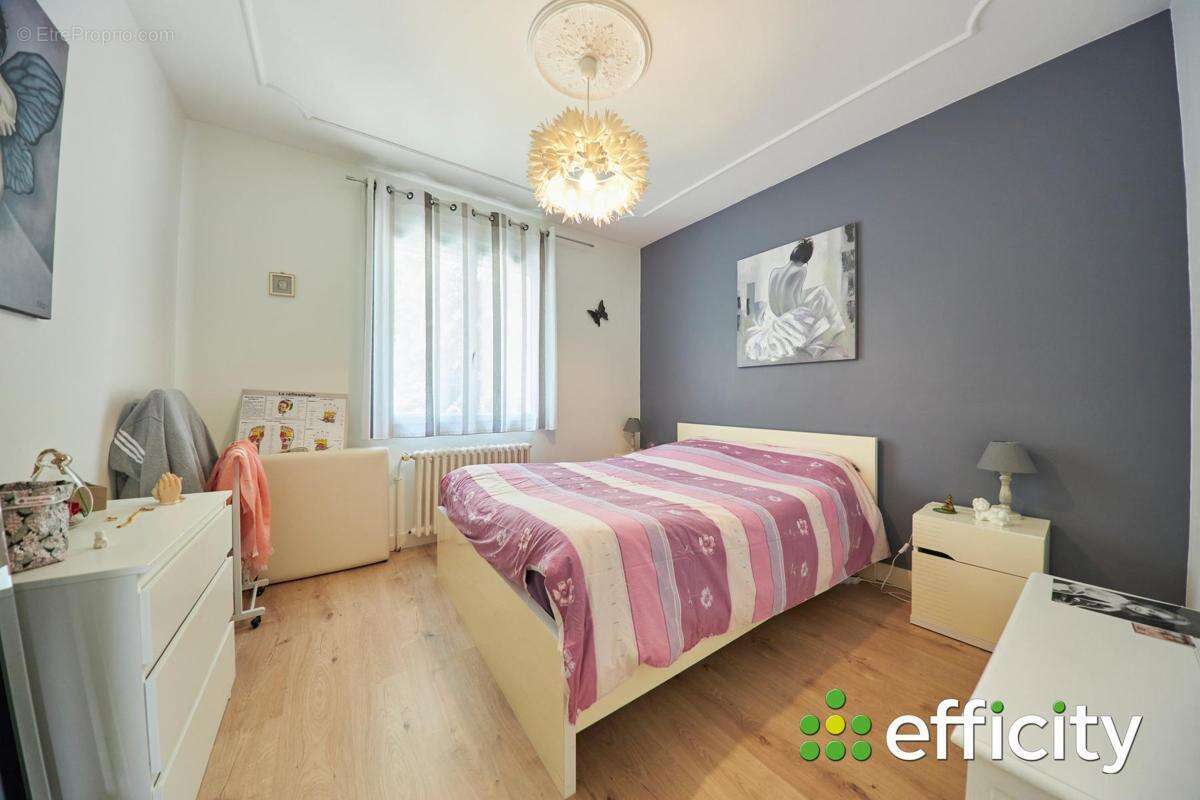 Maison à LES PONTS-DE-CE