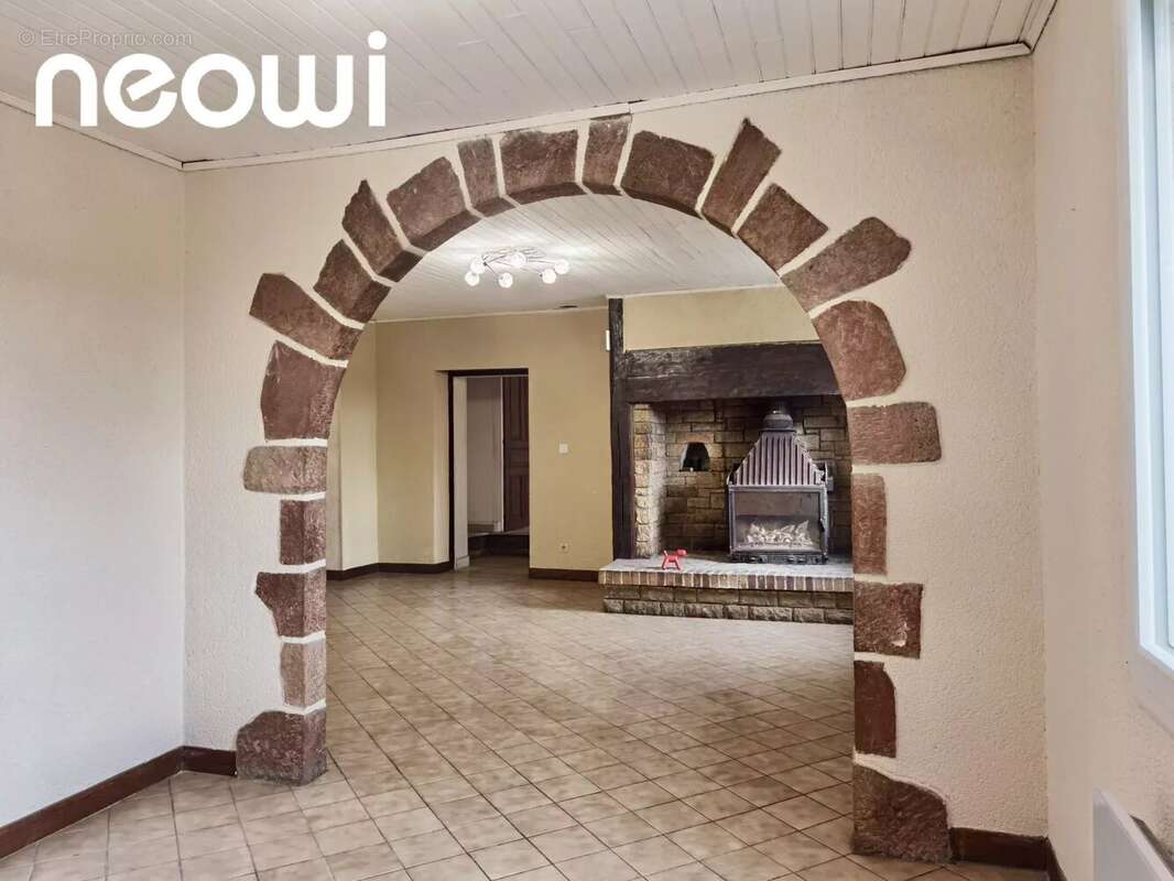 Maison à BAGNAC-SUR-CELE