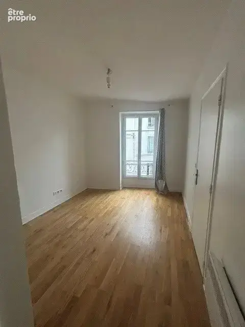 Paris 18ème, rue  Feutrier Appartement T3, 60m² - photo 6
