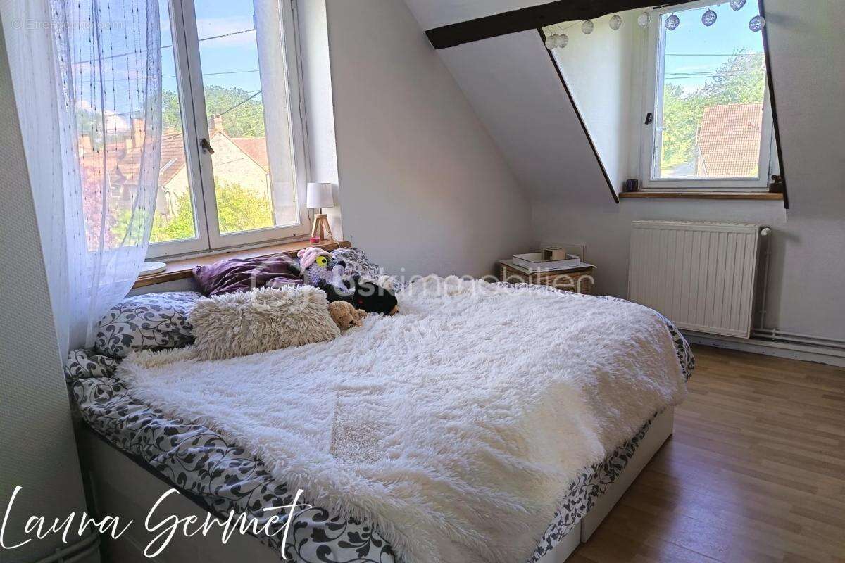 Maison à SAINT-GEORGES-SUR-LA-PREE