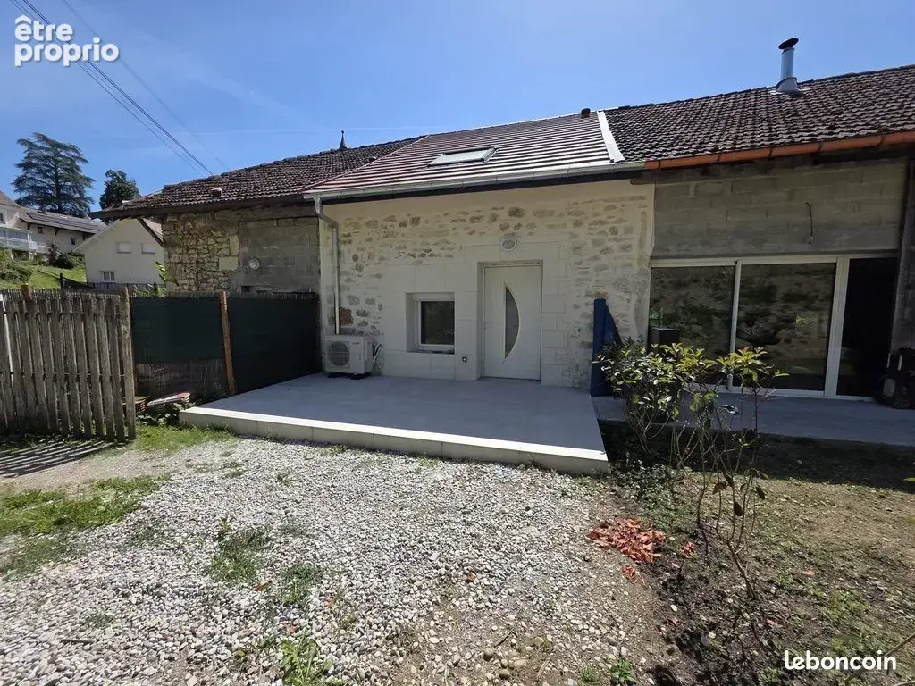 Appartement à VIRIGNIN