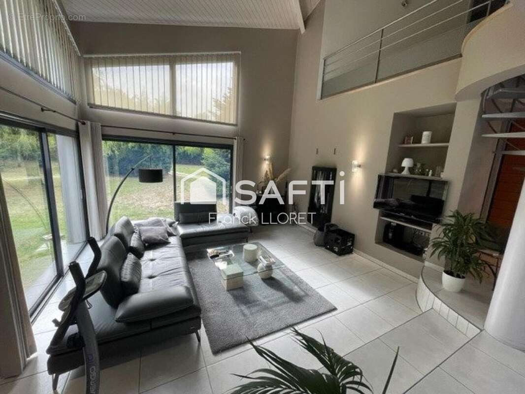 Photo 4 - Maison à VENDAYS-MONTALIVET