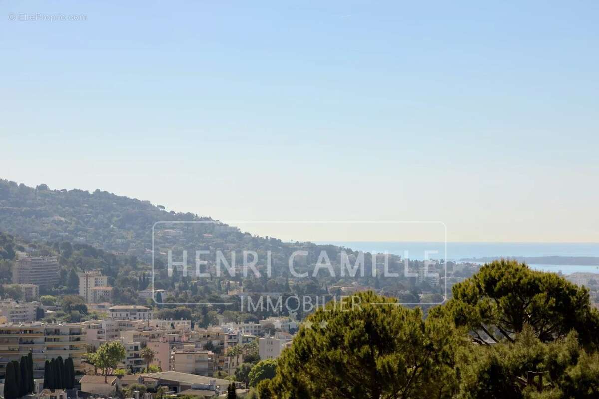 Appartement à LE CANNET