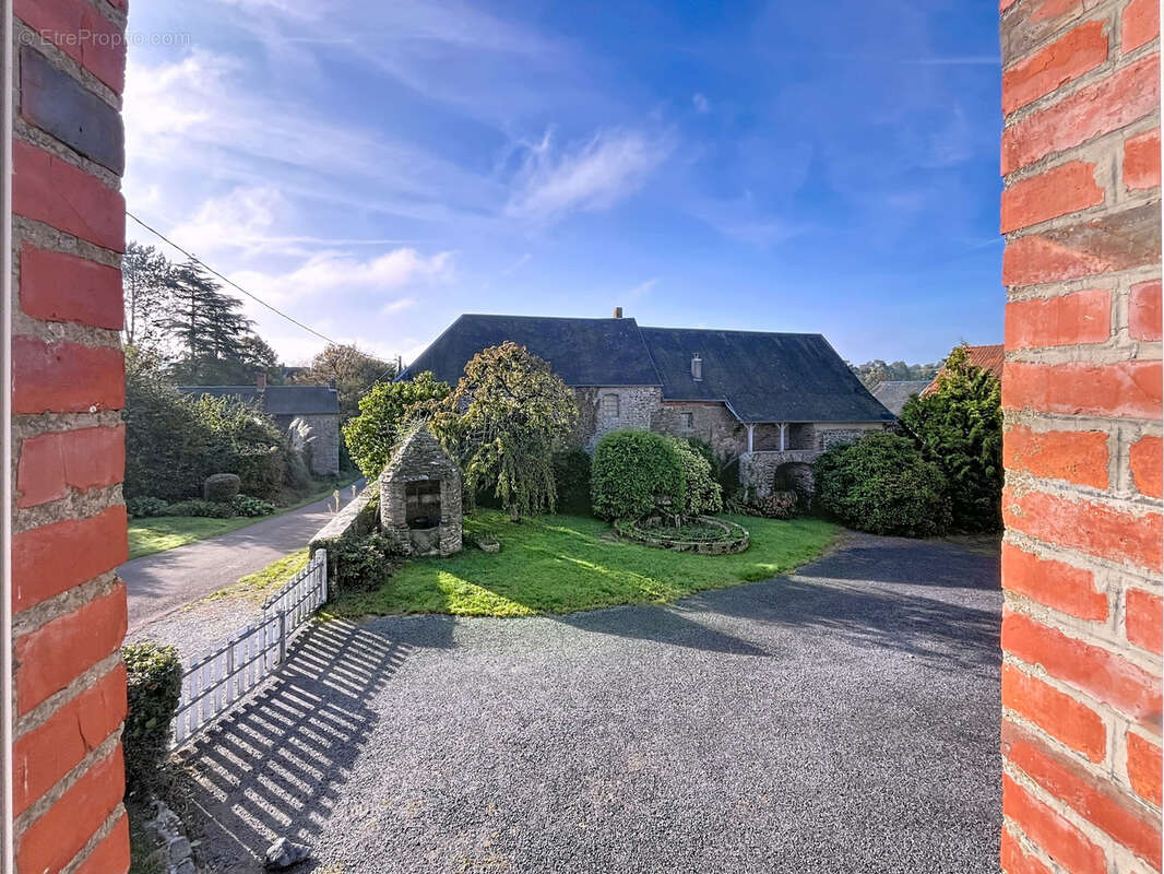 Maison à SAINT-JEAN-DE-SAVIGNY