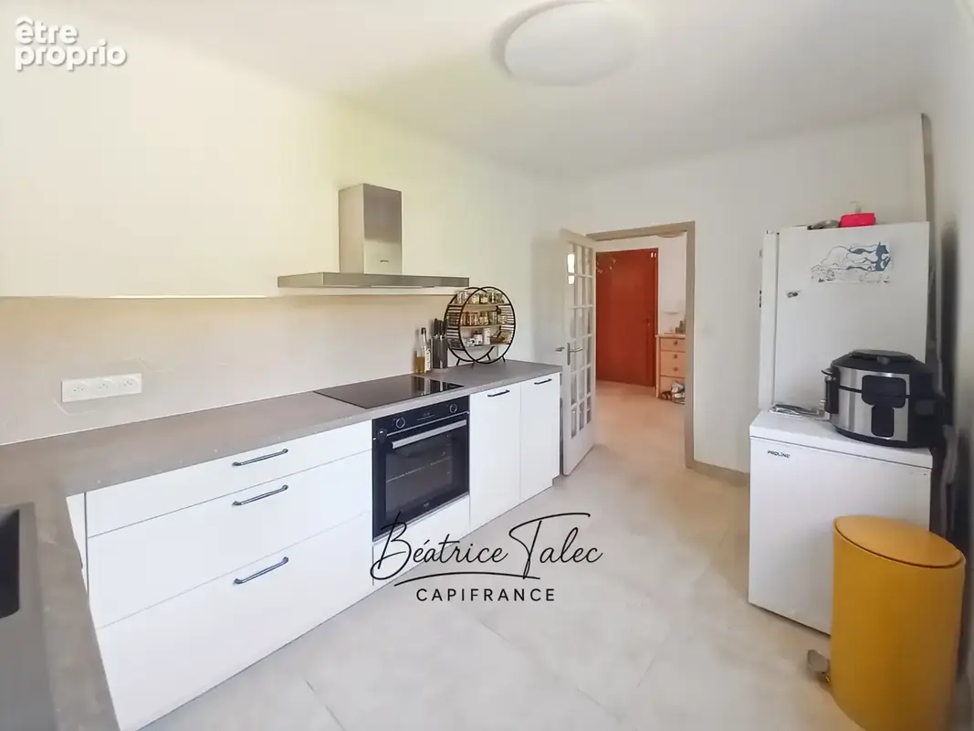 Appartement t4 110 m² entièrement rénové – vues panoramiques sainte-victoire & mont aurélien - jardin - parkings - photo 6