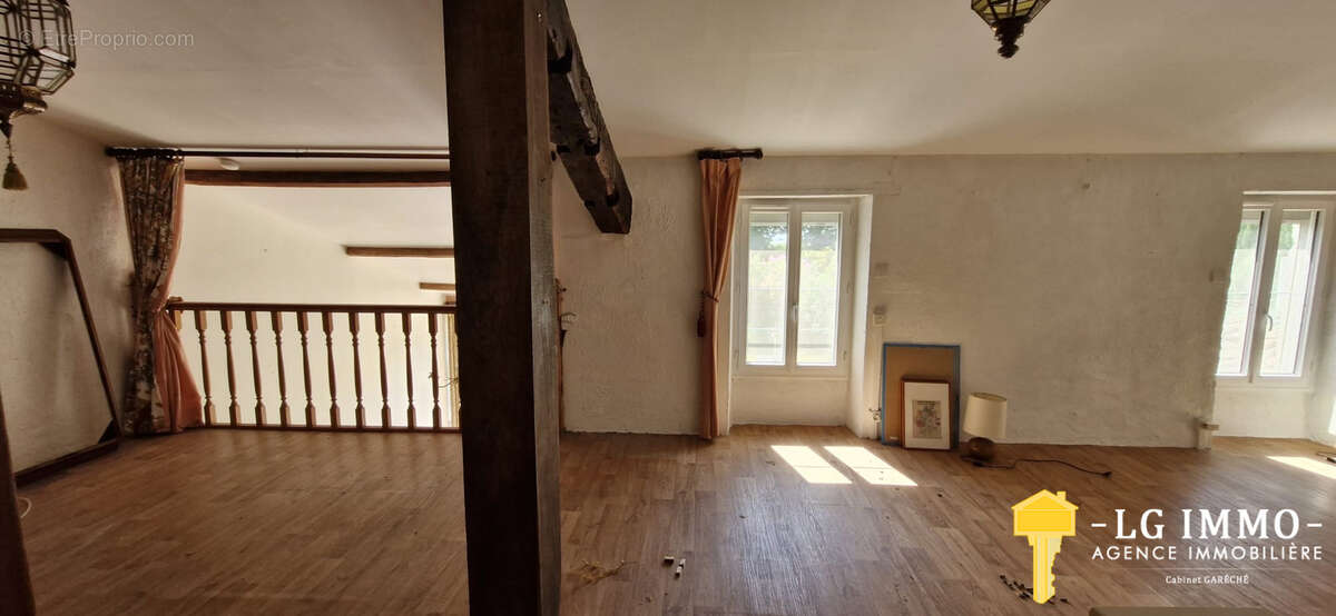 Maison à MORTAGNE-SUR-GIRONDE