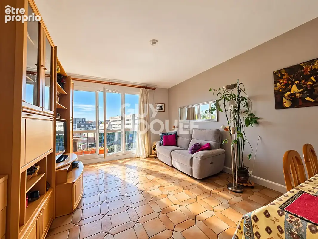 Appartement à FONTENAY-SOUS-BOIS