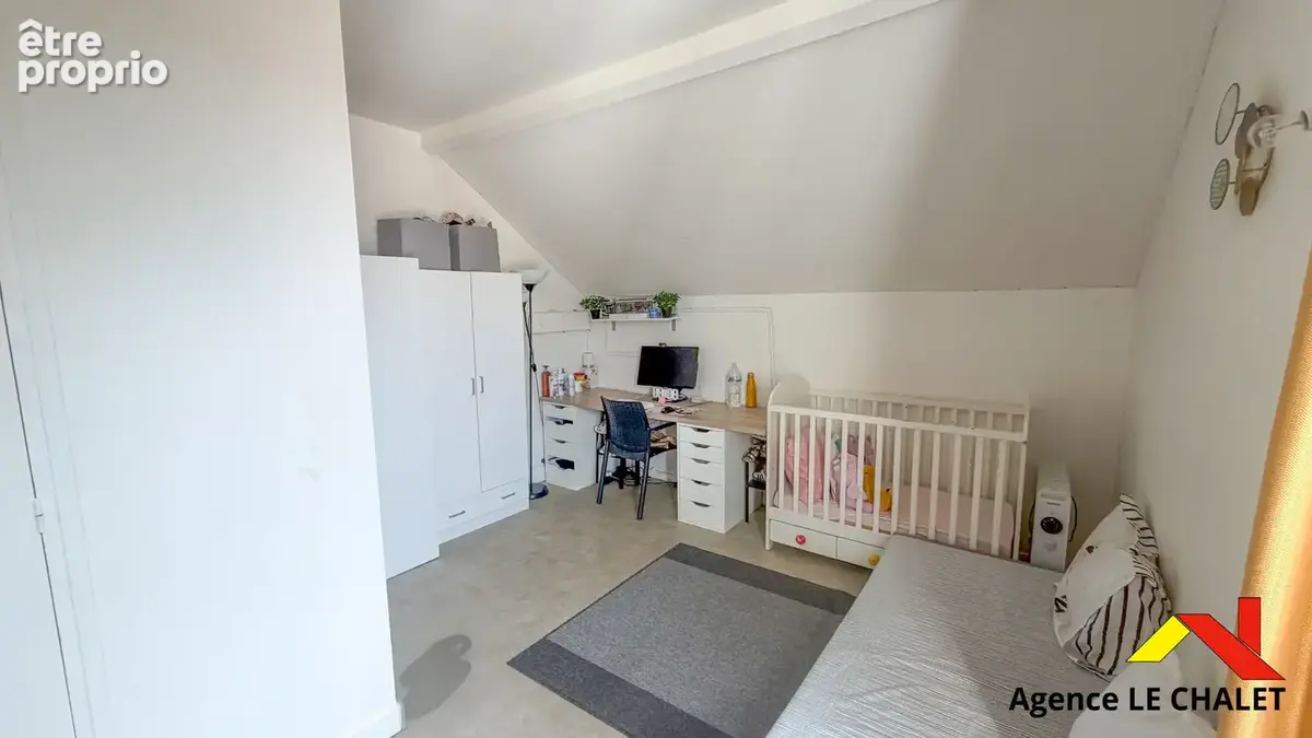 Charmant pavillon en meulière de 118 m², 4 pièces, 3 chambres, avec grand jardin - photo 9