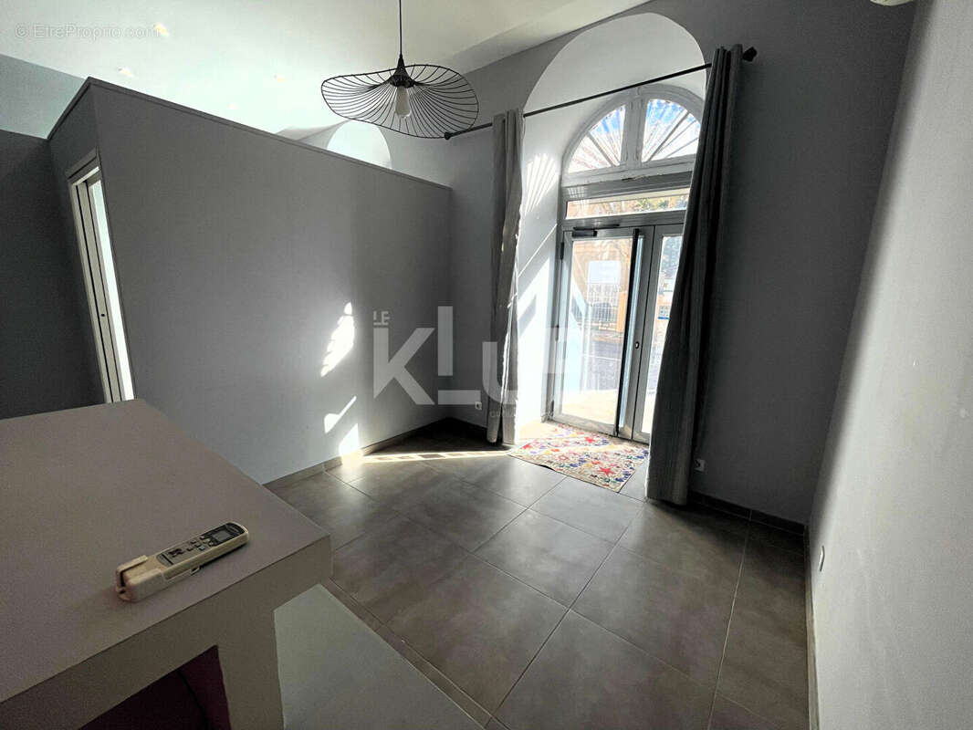 Commerce à SANTA-MARIA-DI-LOTA