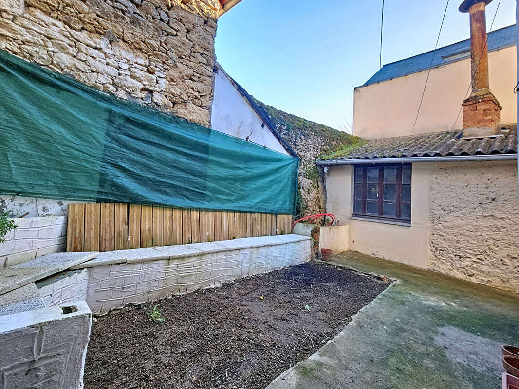 Maison à THOUARCE