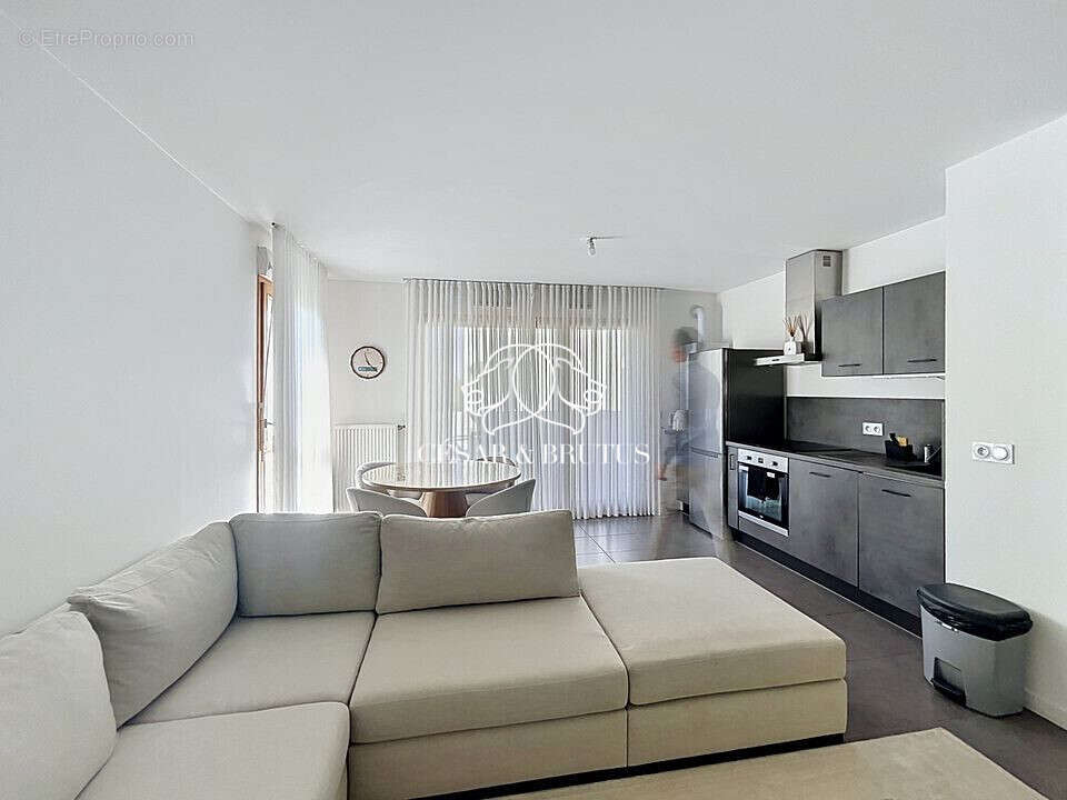 Appartement 61 m² à Saint-Priest  - photo 3