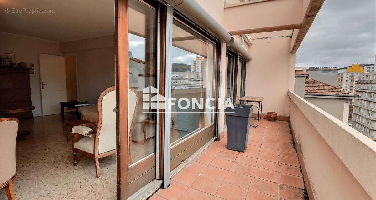 Appartement à SAINT-ETIENNE