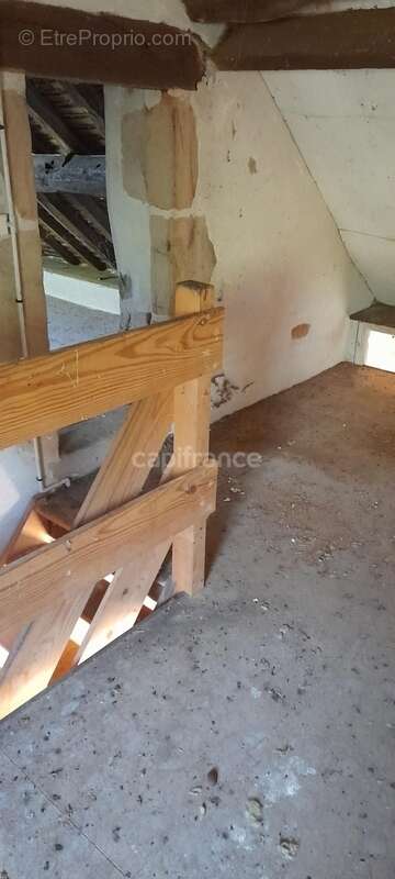 Maison à POUZY-MESANGY