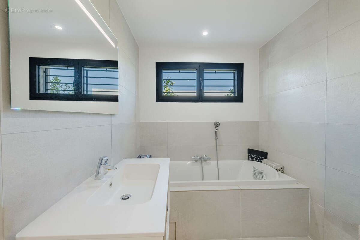 Saint raphael les plaines  appartement 4p vue mer - photo 13