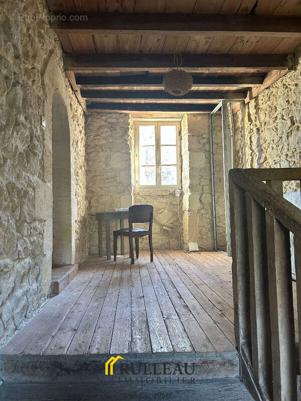 Maison à CIVRAC-DE-BLAYE