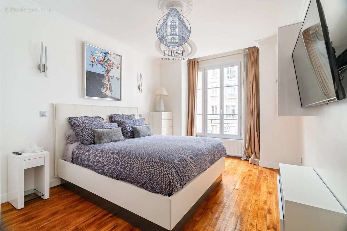 Appartement à PARIS-17E