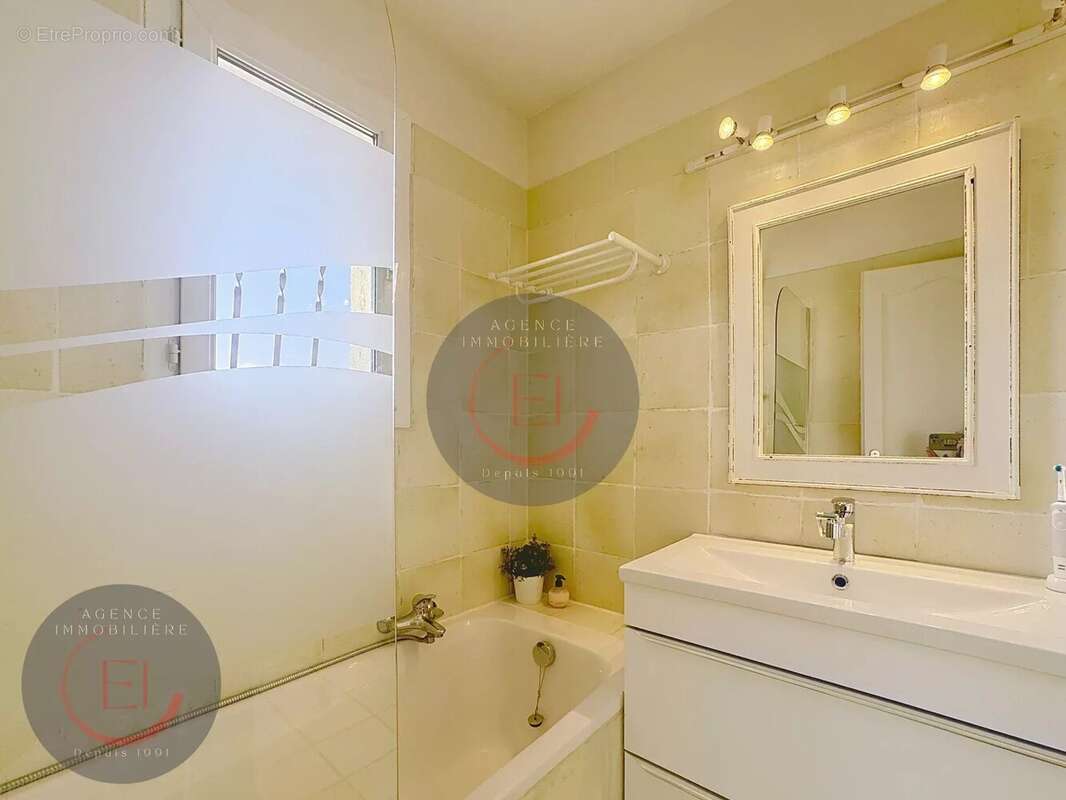 Maison à LES ADRETS-DE-L'ESTEREL