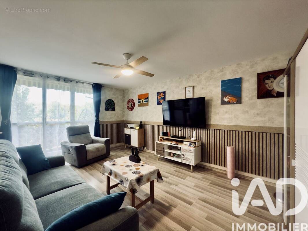 Photo 1 - Appartement à COMBS-LA-VILLE