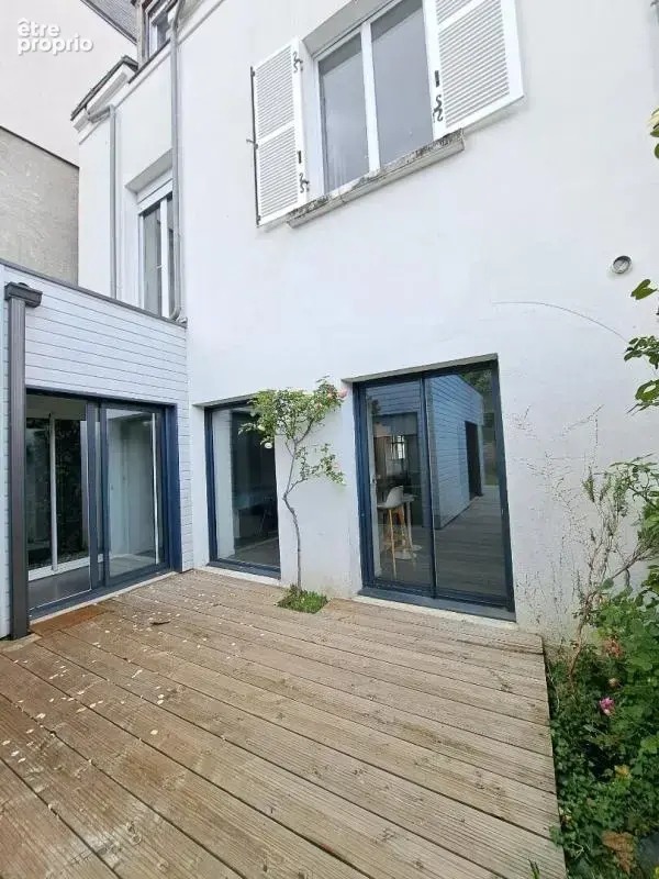Belle maison angevine avec porche, à proximité immédiate de la Place du Lycée - photo 9