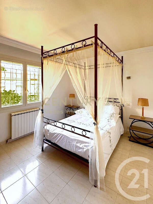Maison 188 m² à Saint-Jean-De-Vedas  - photo 13