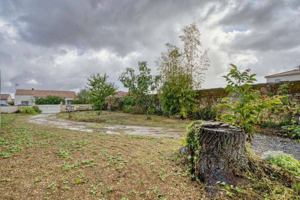 Maison à TONNAY-CHARENTE
